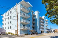 1111 Edgewater Ave 201