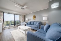 81 Beach Hill 209