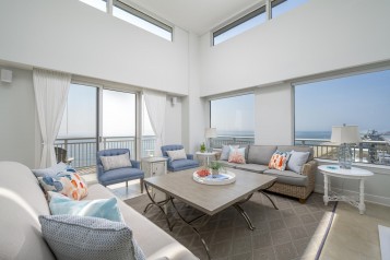 Gateway Grand 1706